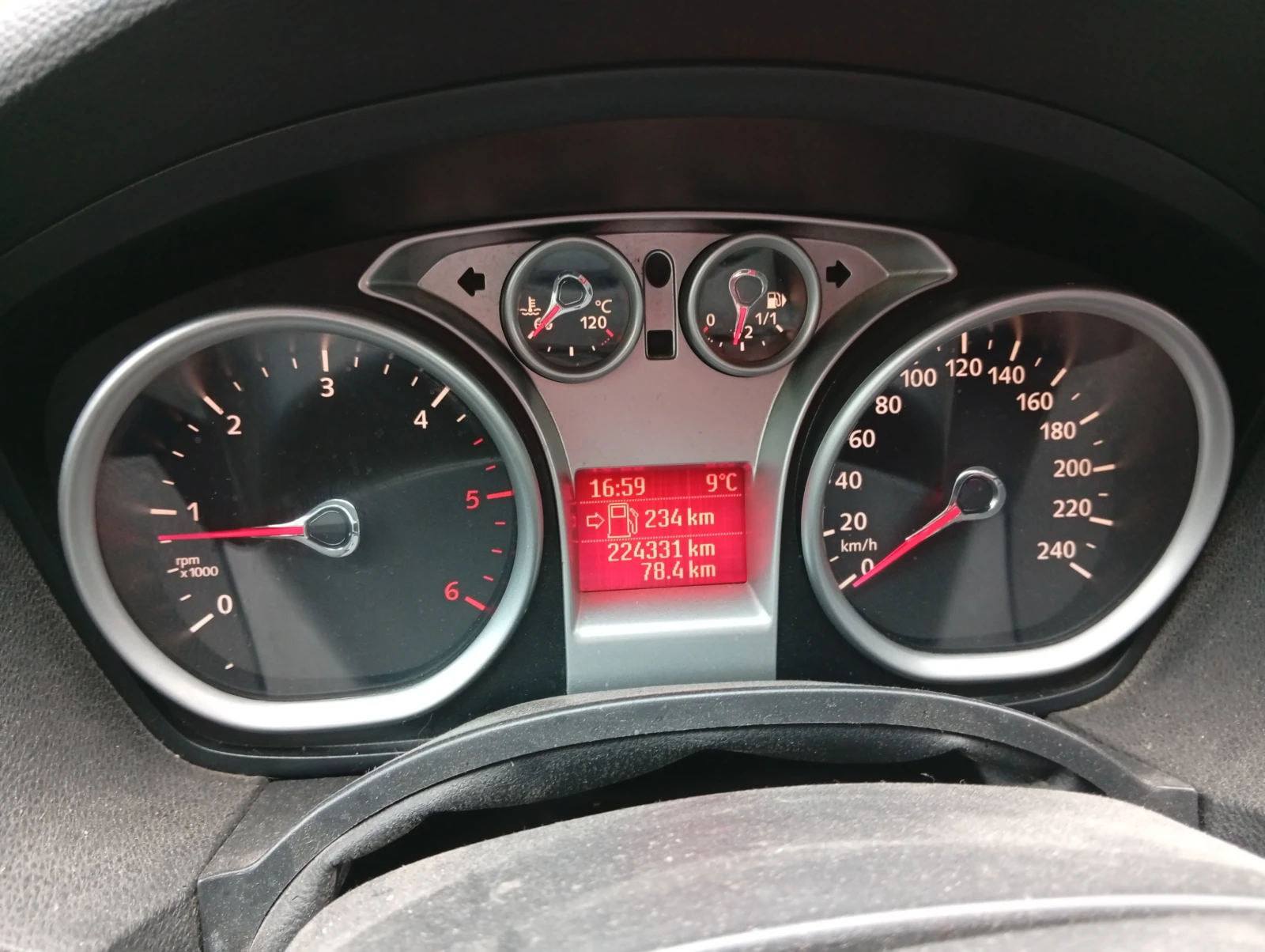 Ford Kuga, снимка 11 - Автомобили и джипове - 53905850