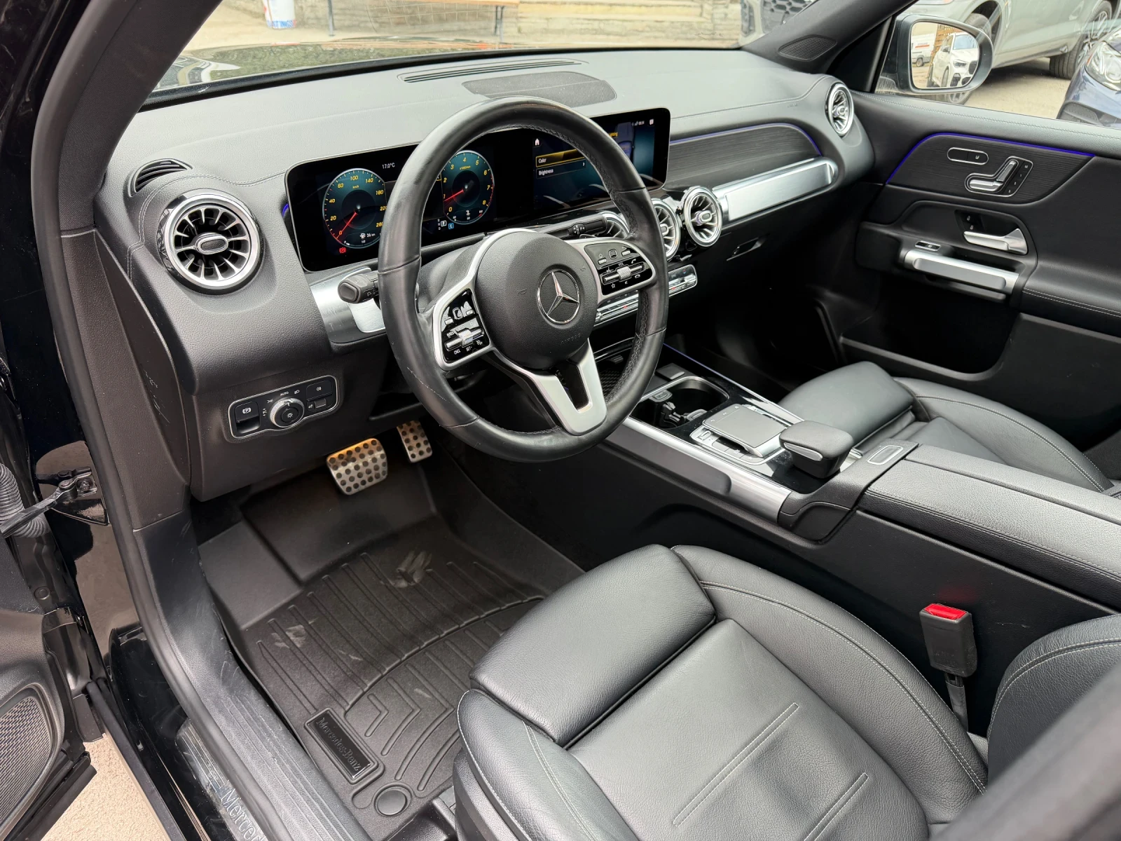 Mercedes-Benz GLB 250 4M AMG-Pack, снимка 8 - Автомобили и джипове - 54239139