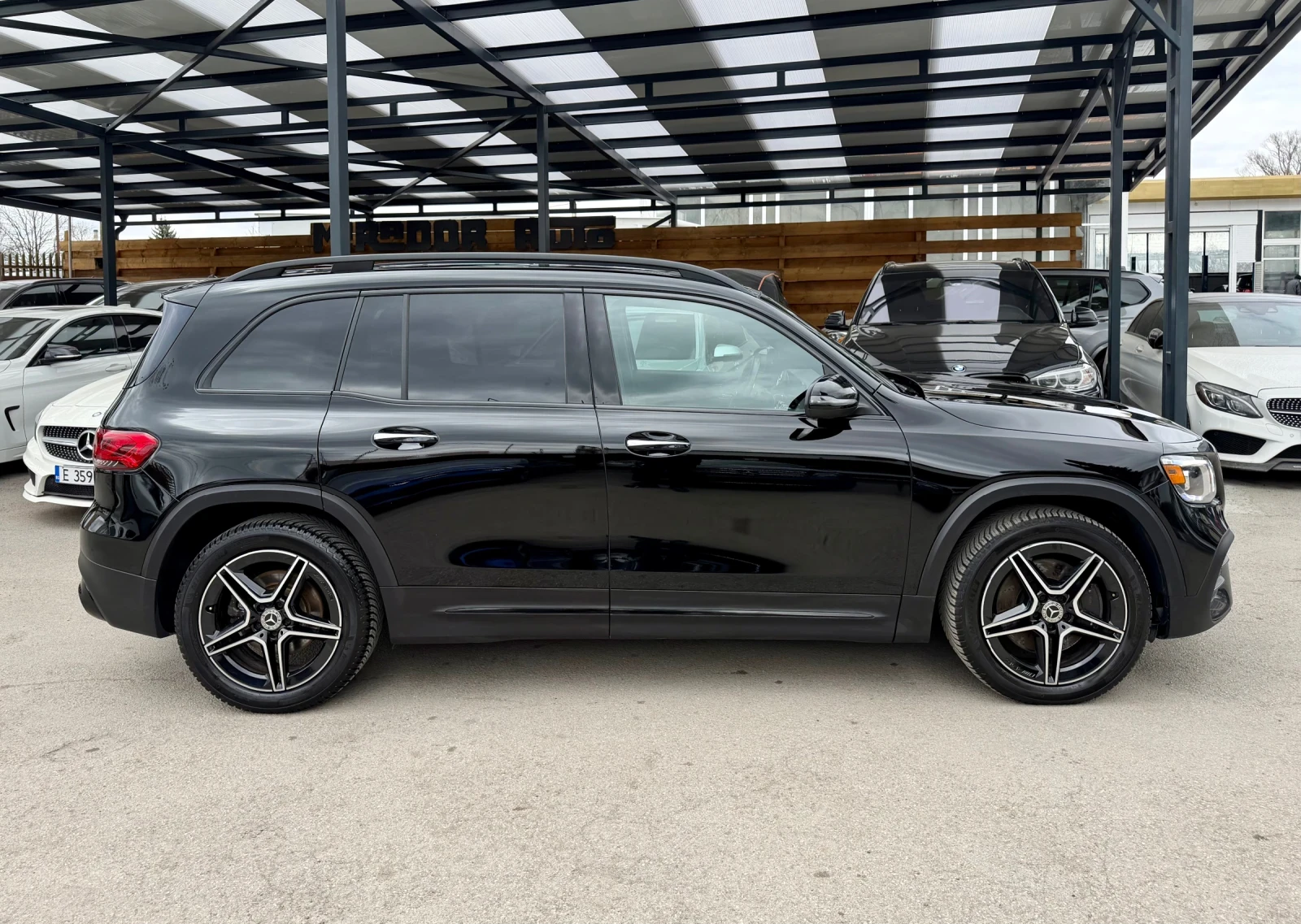 Mercedes-Benz GLB 250 4M AMG-Pack, снимка 4 - Автомобили и джипове - 54239139