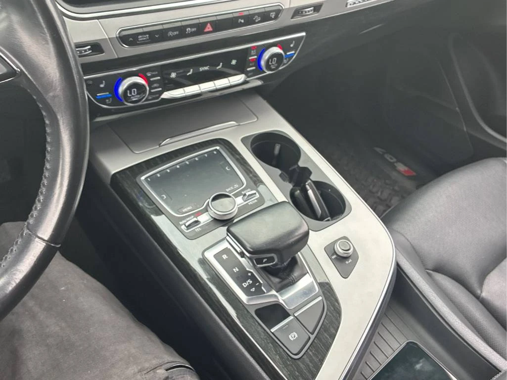 Audi Q7 | DISTRONIC | HUD | ТЕЛЕВИЗОРИ | 360 | ОБДУХВАНЕ |, снимка 12 - Автомобили и джипове - 54894722