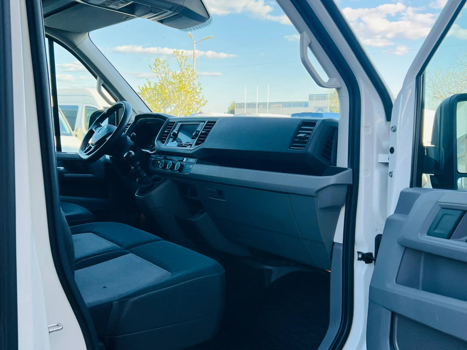 VW Crafter MAXI, снимка 12 - Бусове и автобуси - 54296507