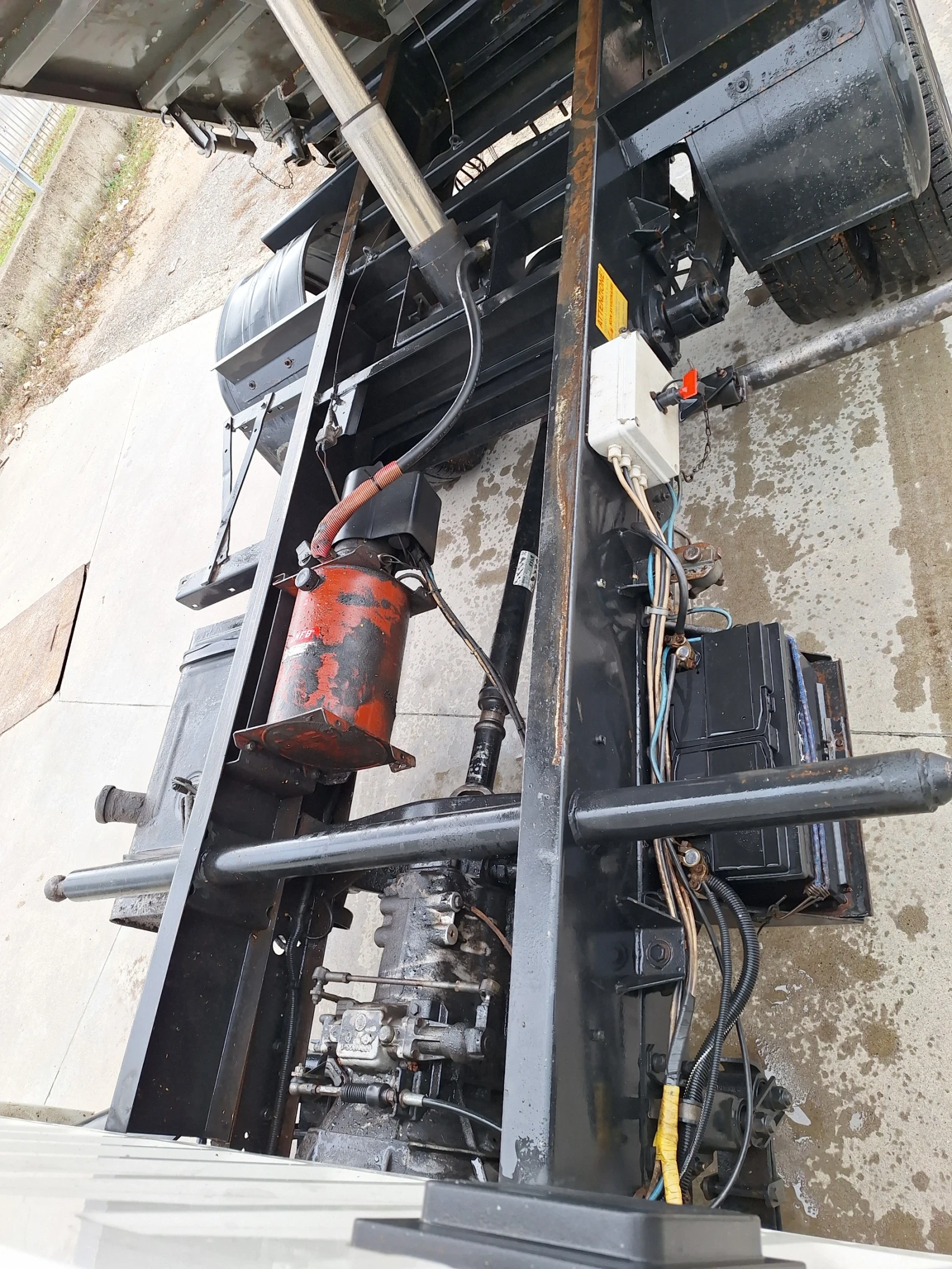 Nissan Trade Самосвал - изображение 4