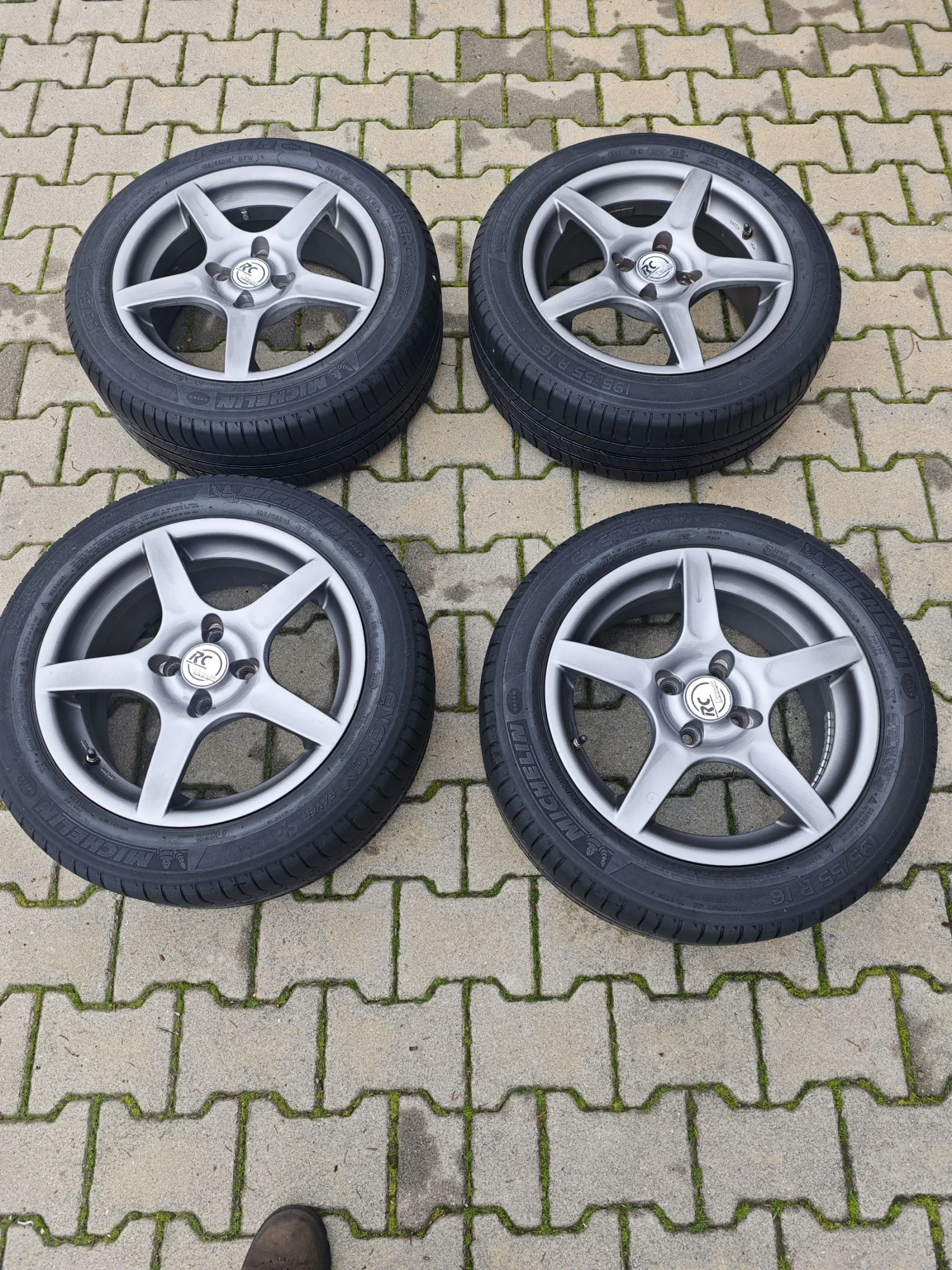 ���� � ������ 195/55R16 �� Renault 16 | Mobile.bg � ����������� 1
