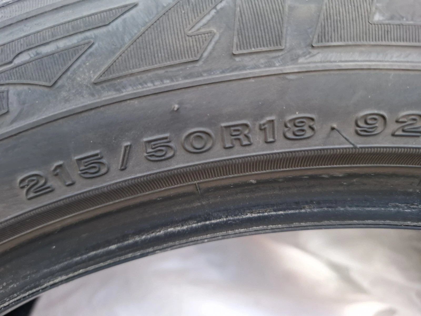 Гуми Летни 215/50R18, снимка 3 - Гуми и джанти - 56317496