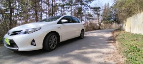 Toyota Auris, снимка 2 - Автомобили и джипове - 42714276