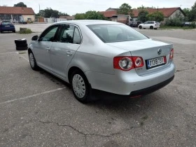     VW Jetta 1.6 102 ..