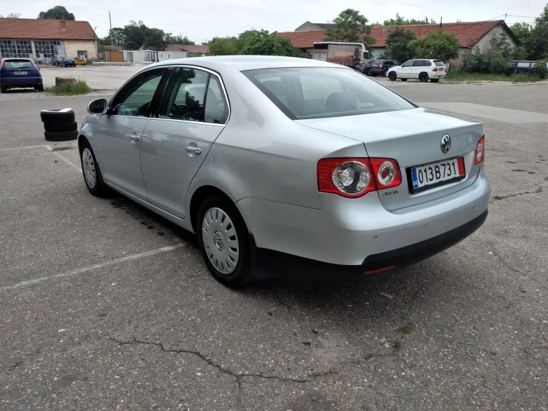 VW Jetta 1.6 102 к.с., снимка 4 - Автомобили и джипове - 45781724