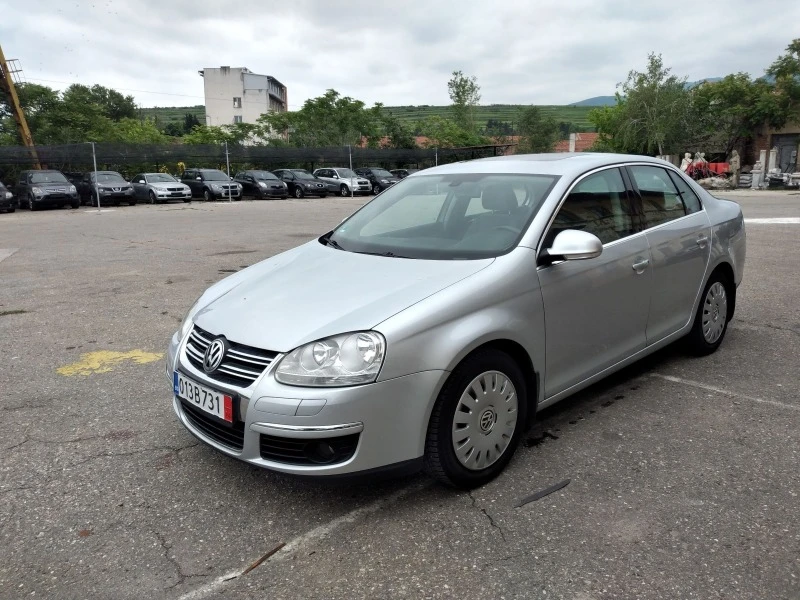 VW Jetta 1.6 102 к.с., снимка 1 - Автомобили и джипове - 45781724