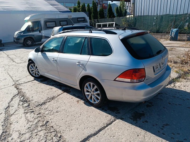 VW Golf 1.6 TDI, снимка 4 - Автомобили и джипове - 47093972