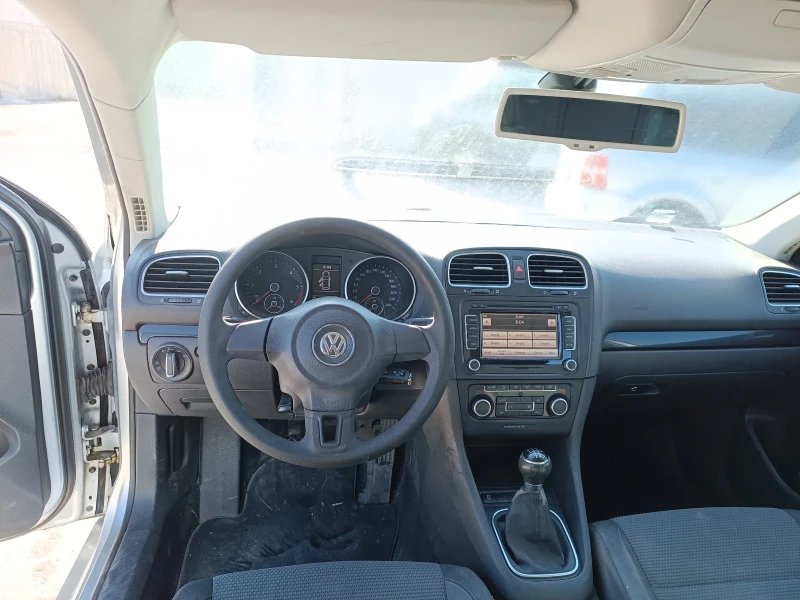 VW Golf 1.6 TDI, снимка 6 - Автомобили и джипове - 47093972