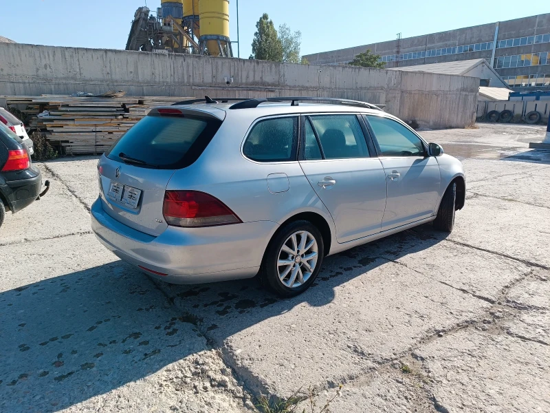 VW Golf 1.6 TDI, снимка 3 - Автомобили и джипове - 47093972