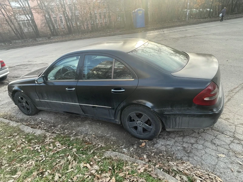 Mercedes-Benz E 270, снимка 4 - Автомобили и джипове - 48900245