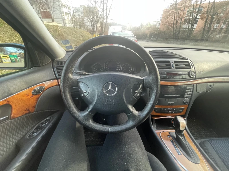 Mercedes-Benz E 270, снимка 6 - Автомобили и джипове - 48900245