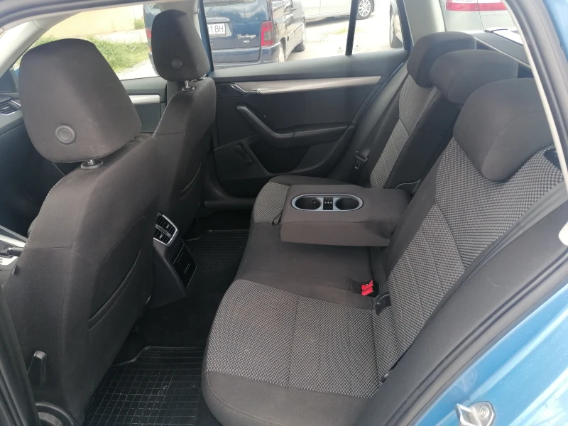 Skoda Octavia 2.0 TDI Automat Navi , снимка 15 - Автомобили и джипове - 51353109