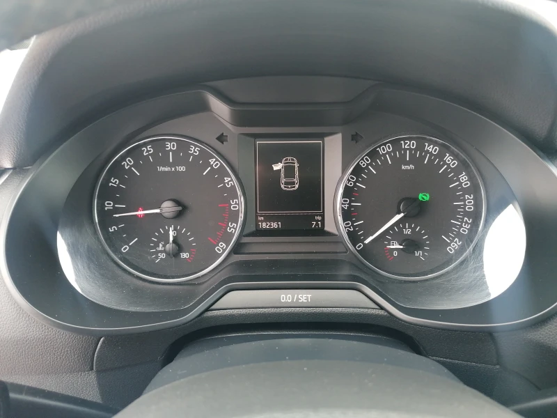 Skoda Octavia 2.0 TDI Automat Navi , снимка 8 - Автомобили и джипове - 51353109