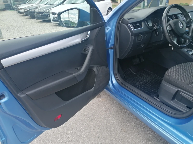 Skoda Octavia 2.0 TDI Automat Navi , снимка 10 - Автомобили и джипове - 51353109