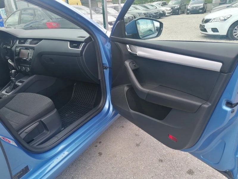 Skoda Octavia 2.0 TDI Automat Navi , снимка 14 - Автомобили и джипове - 51353109