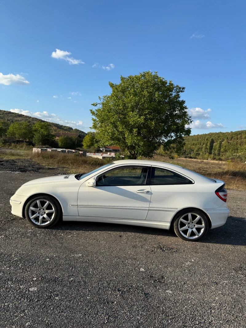 Mercedes-Benz C 180 Kompressor , снимка 4 - Автомобили и джипове - 52296959