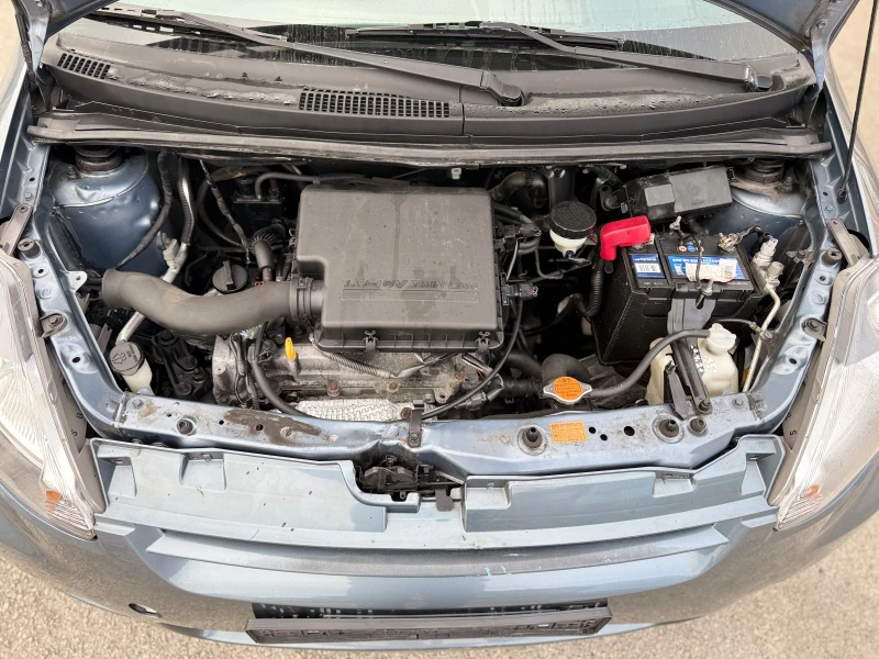 Daihatsu Sirion 1.3I-4x4, снимка 15 - Автомобили и джипове - 52662027