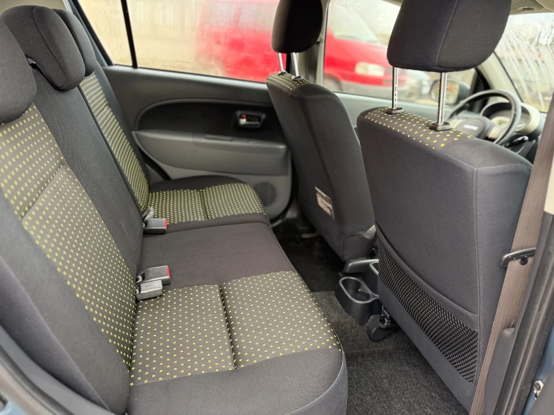 Daihatsu Sirion 1.3I-4x4, снимка 9 - Автомобили и джипове - 52662027