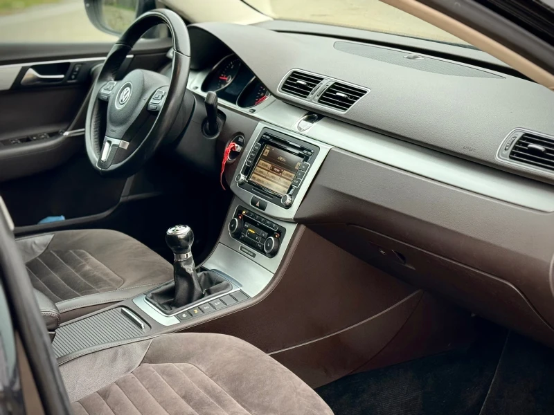 VW Passat 2.0 TDI HIGHLINE/СЕРВИЗНА ИСТОРИЯ/, снимка 6 - Автомобили и джипове - 52885675