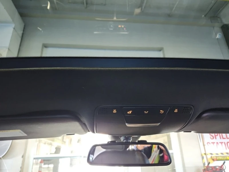 Mercedes-Benz C 300 * CARFAX * БЕЗ ПЪРВОНАЧАЛНА ВНОСКА, снимка 12 - Автомобили и джипове - 53065686