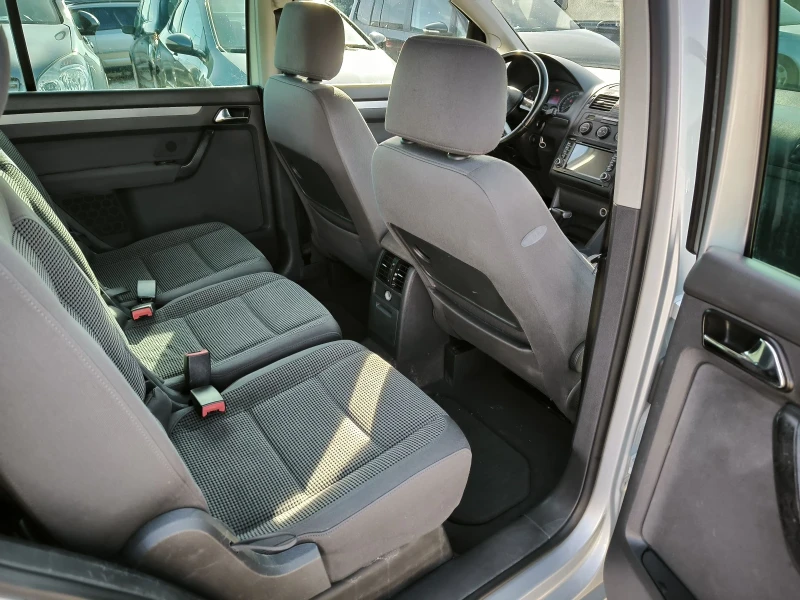 VW Touran 2.0TDI automatic , снимка 10 - Автомобили и джипове - 53538076
