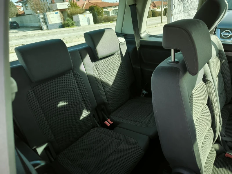 VW Touran 2.0TDI automatic , снимка 12 - Автомобили и джипове - 53538076