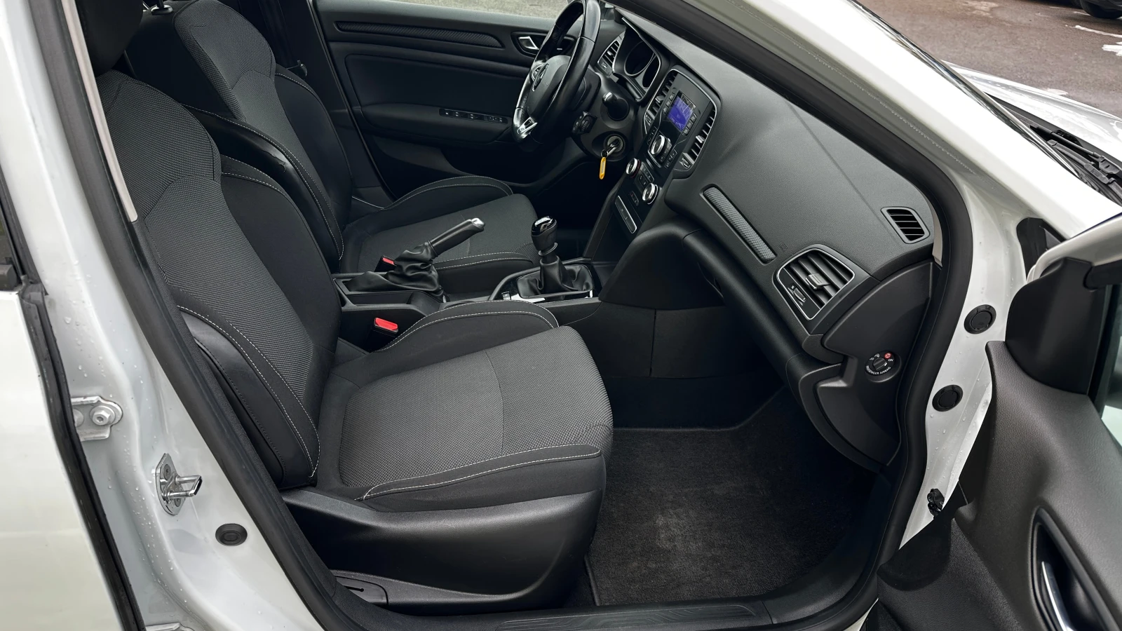 Renault Megane 1.5 dCi от България | Mobile.bg — изображение 11