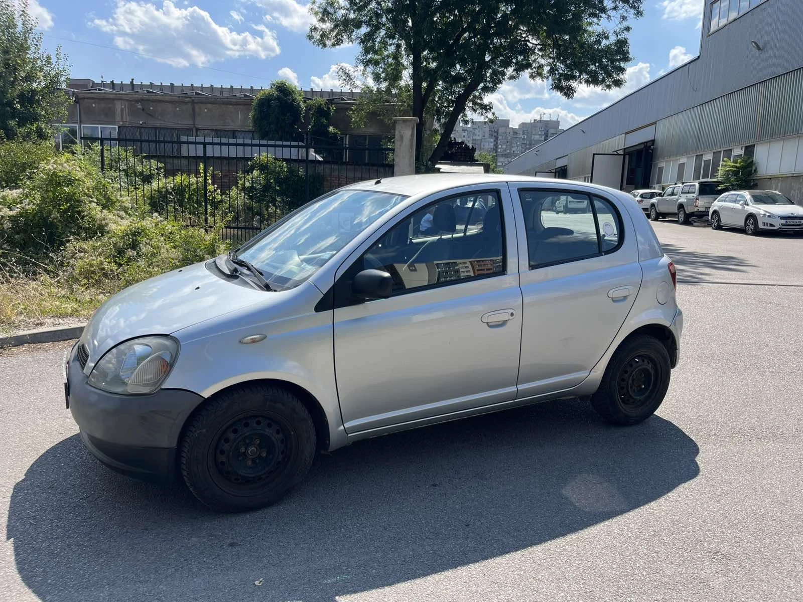 Toyota Yaris 1.0i* (68кс)*  - изображение 2
