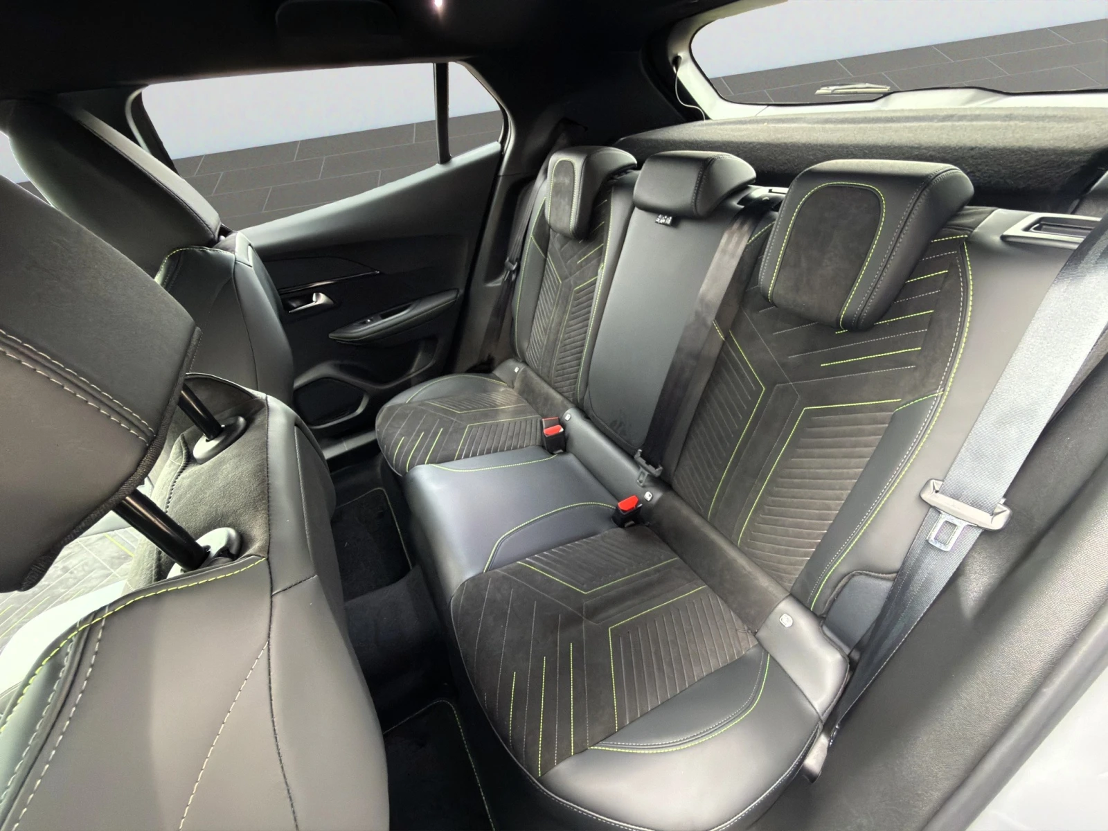 Peugeot 2008 GT EXCLUSIVE 1.2 145 HYBRID �������� �� 02.2026 �. | Mobile.bg � ����������� 12