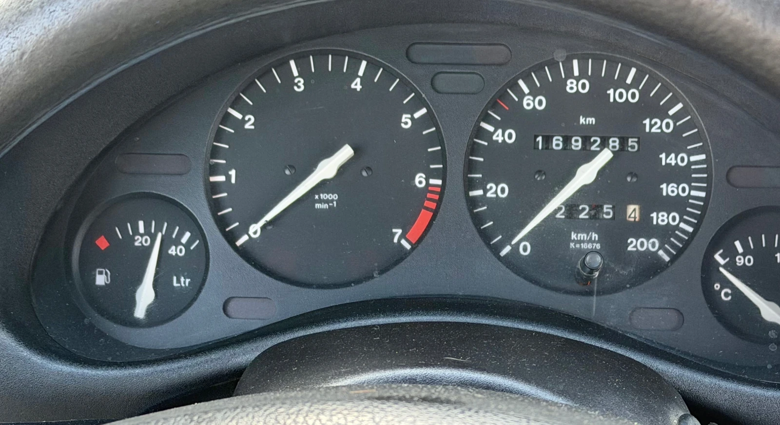 Opel Corsa 1.4 75 к.с реални 169хл км, снимка 14 - Автомобили и джипове - 53803419