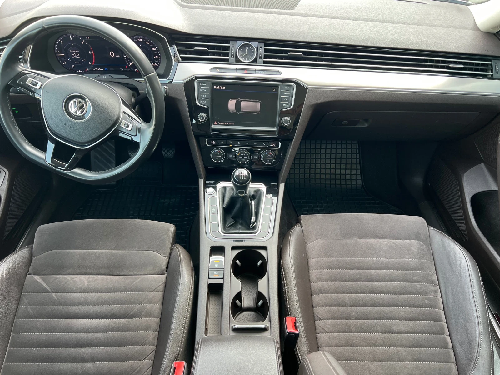 VW Passat 2.0TDI* 150ks* 6sk* NAVI* PODGREV* 100%km, снимка 2 - Автомобили и джипове - 53811746