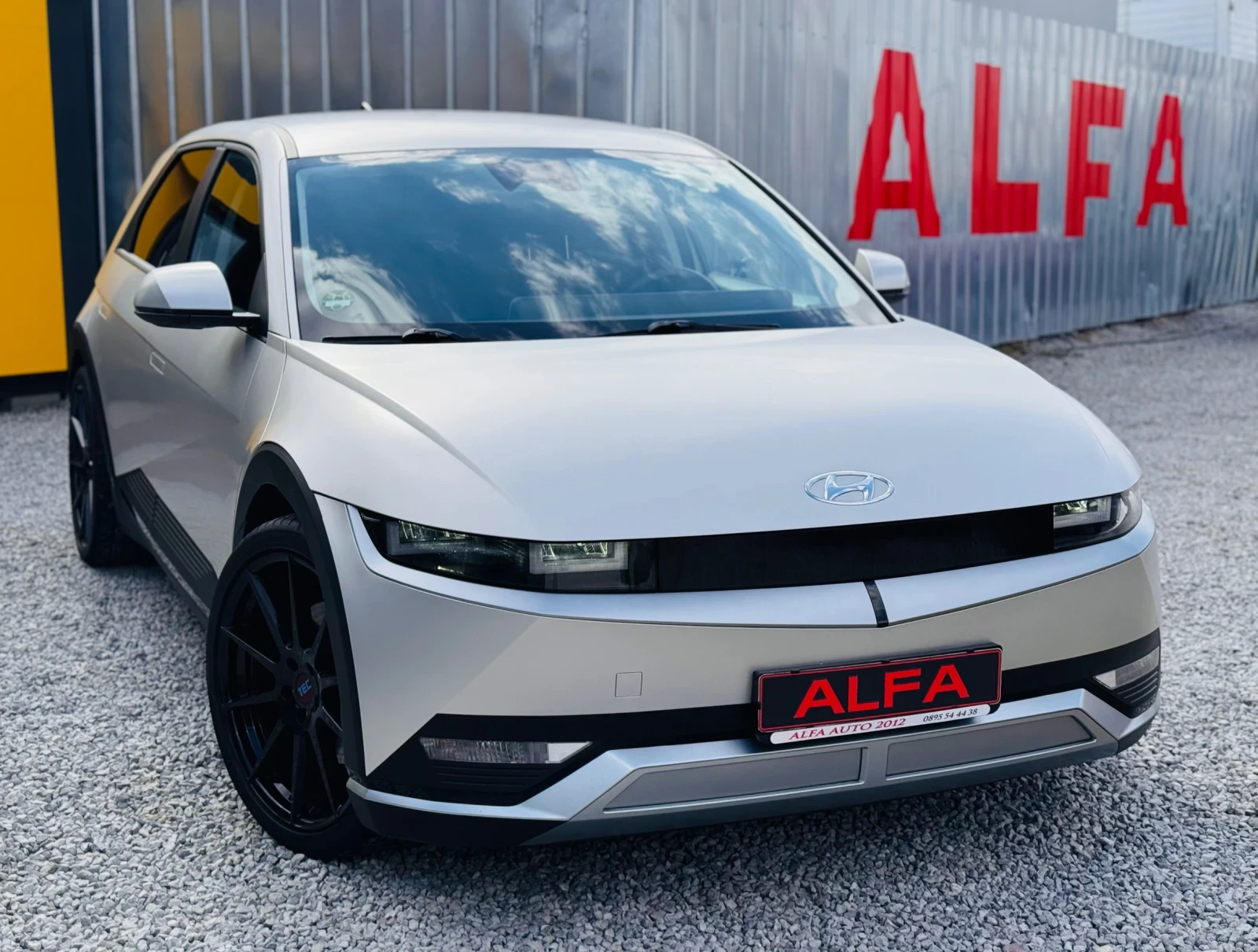 Hyundai Ioniq 5 SOH-100%/ПЪЛНА ГАРАНЦИЯ/КАТО НОВА/ТОП///, снимка 4 - Автомобили и джипове - 54012052