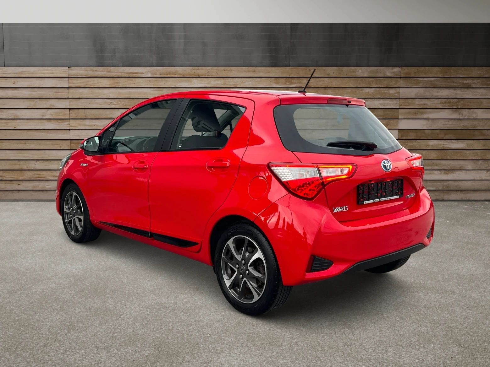 Toyota Yaris 1.5HSD Hybrid 124000km ПРОЧЕТИ ОПИСАНИЕТО, снимка 4 - Автомобили и джипове - 54046103