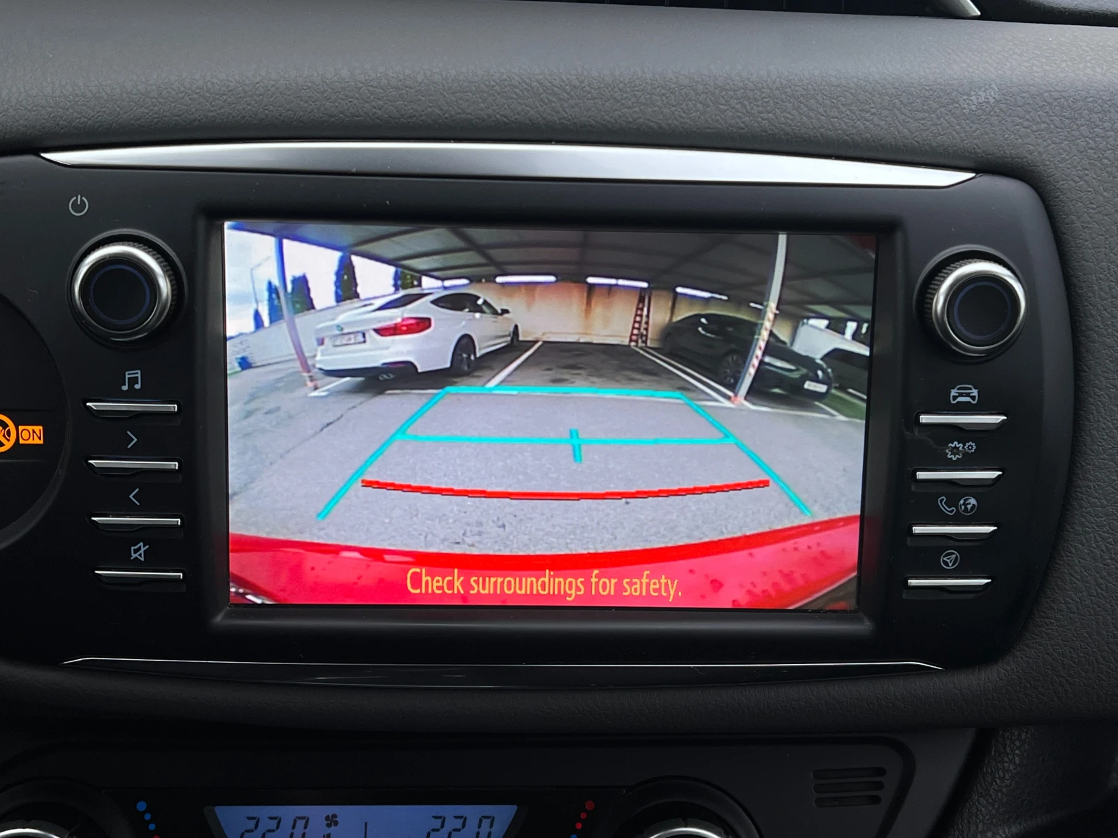 Toyota Yaris 1.5HSD Hybrid 124000km ПРОЧЕТИ ОПИСАНИЕТО, снимка 15 - Автомобили и джипове - 54046103