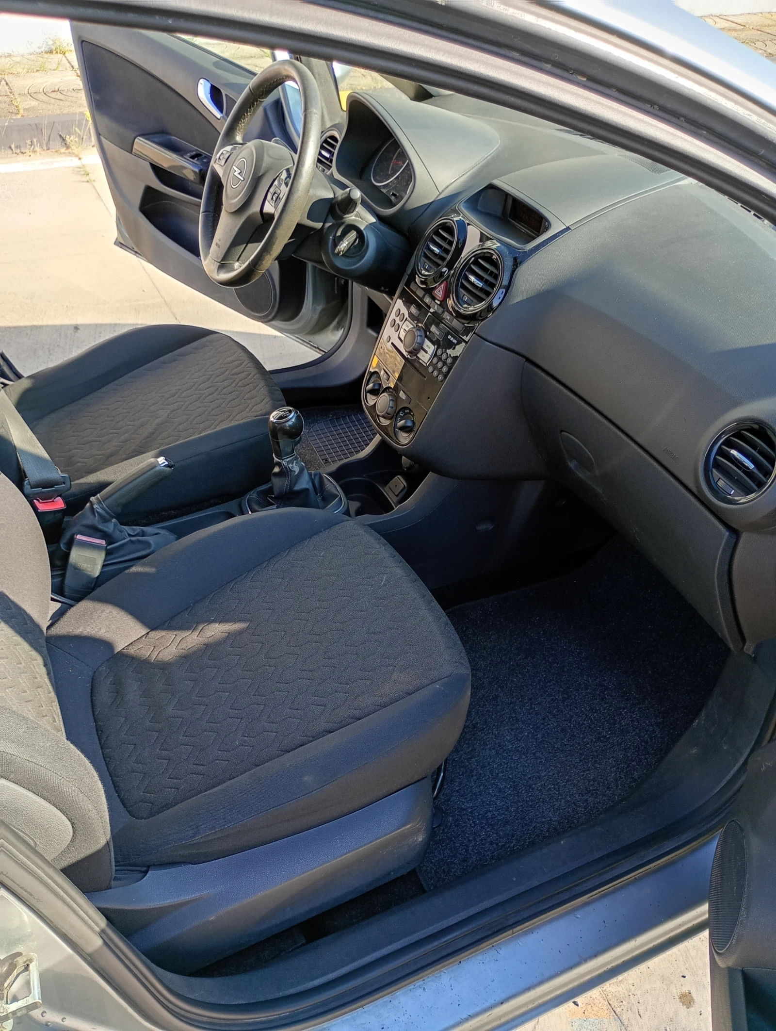 Opel Corsa, снимка 15 - Автомобили и джипове - 54816682