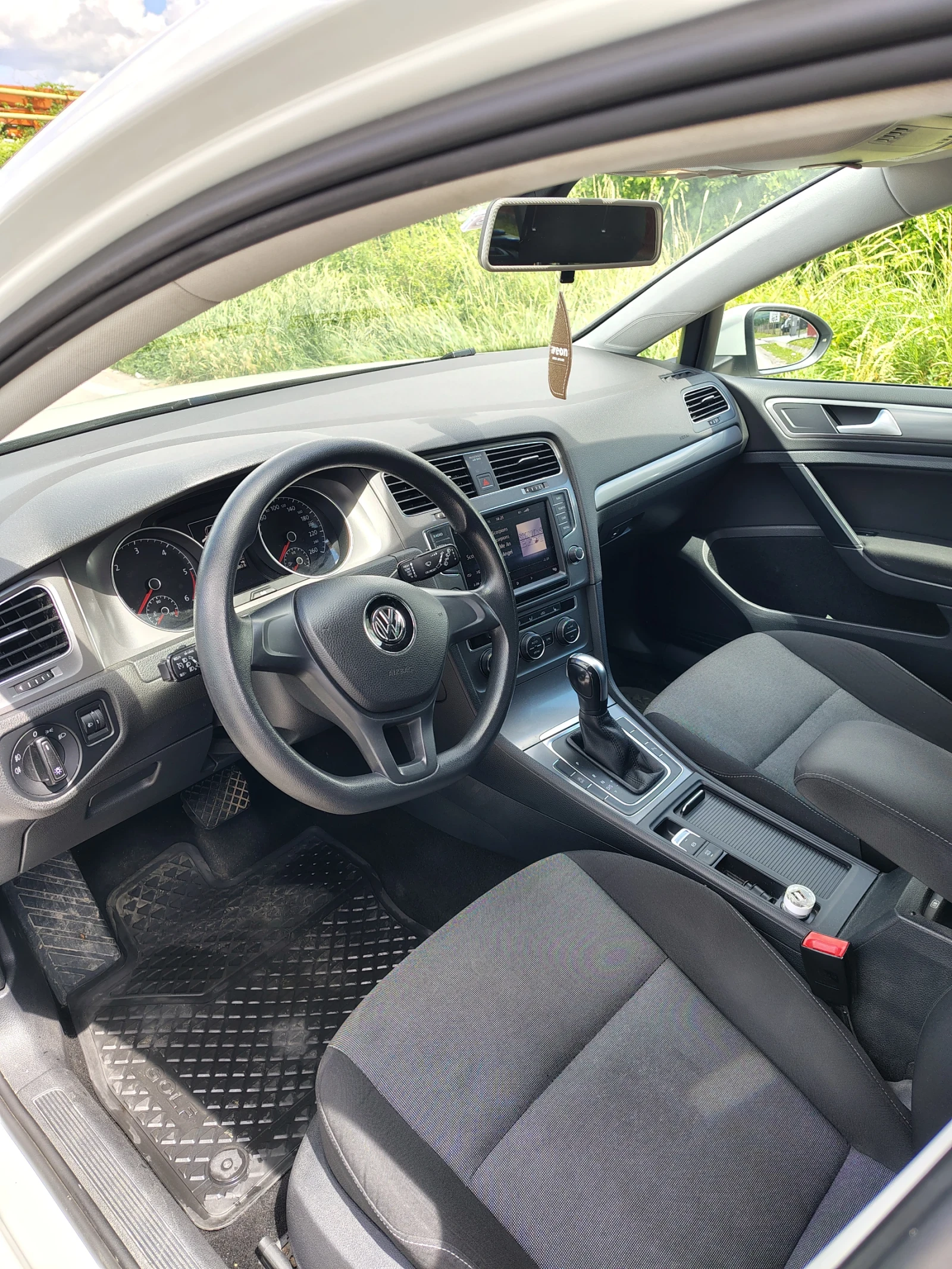 VW Golf 1.6 TDI 110hp DSG, снимка 7 - Автомобили и джипове - 54896112