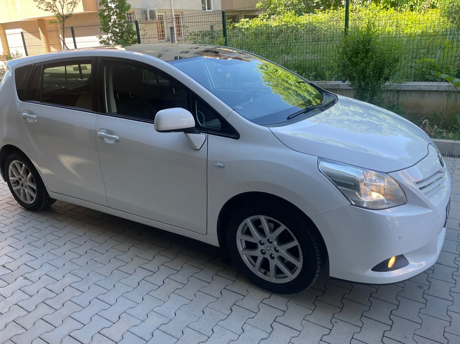 Toyota Verso, снимка 3 - Автомобили и джипове - 54916074