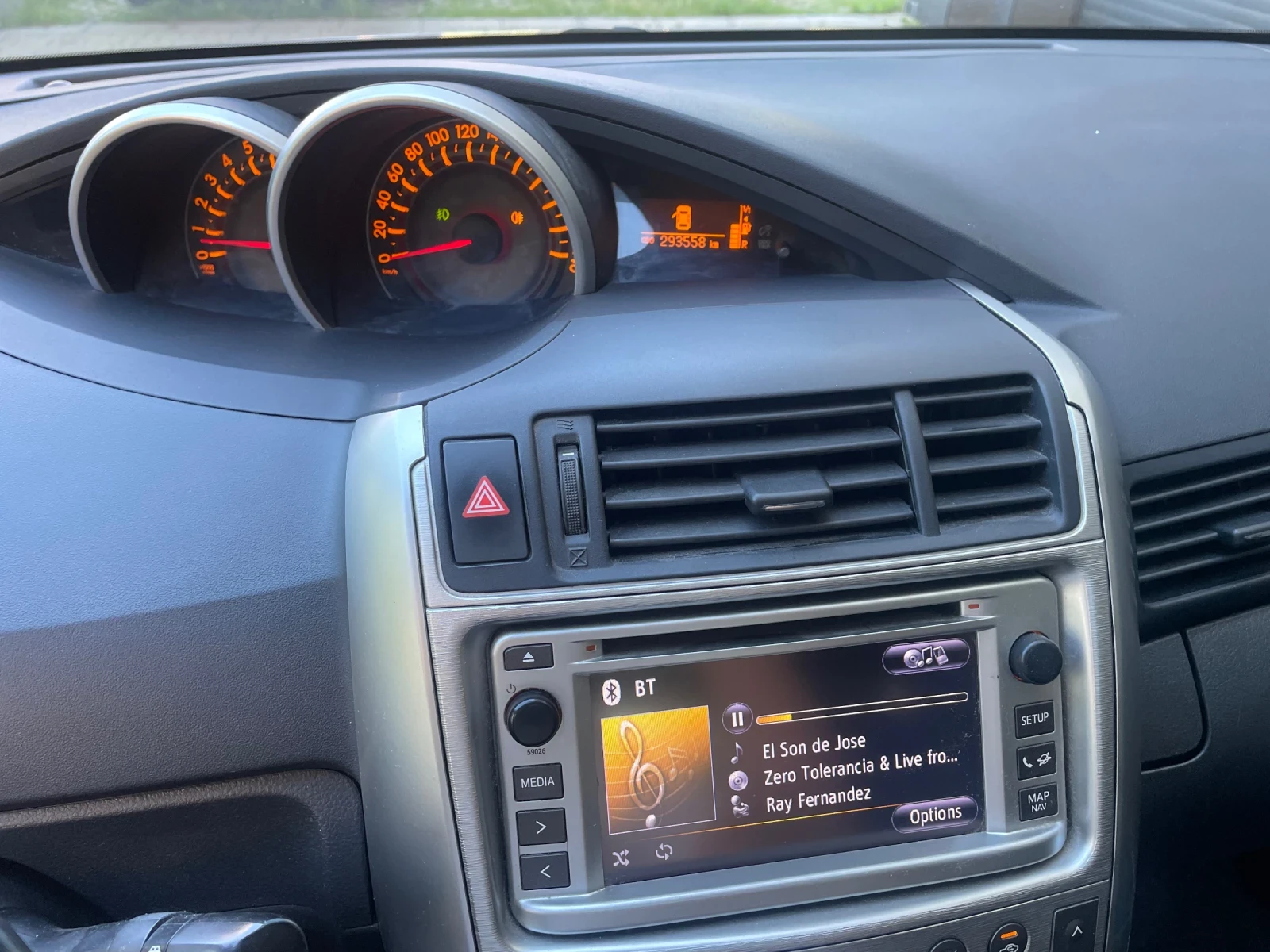 Toyota Verso, снимка 6 - Автомобили и джипове - 54916074