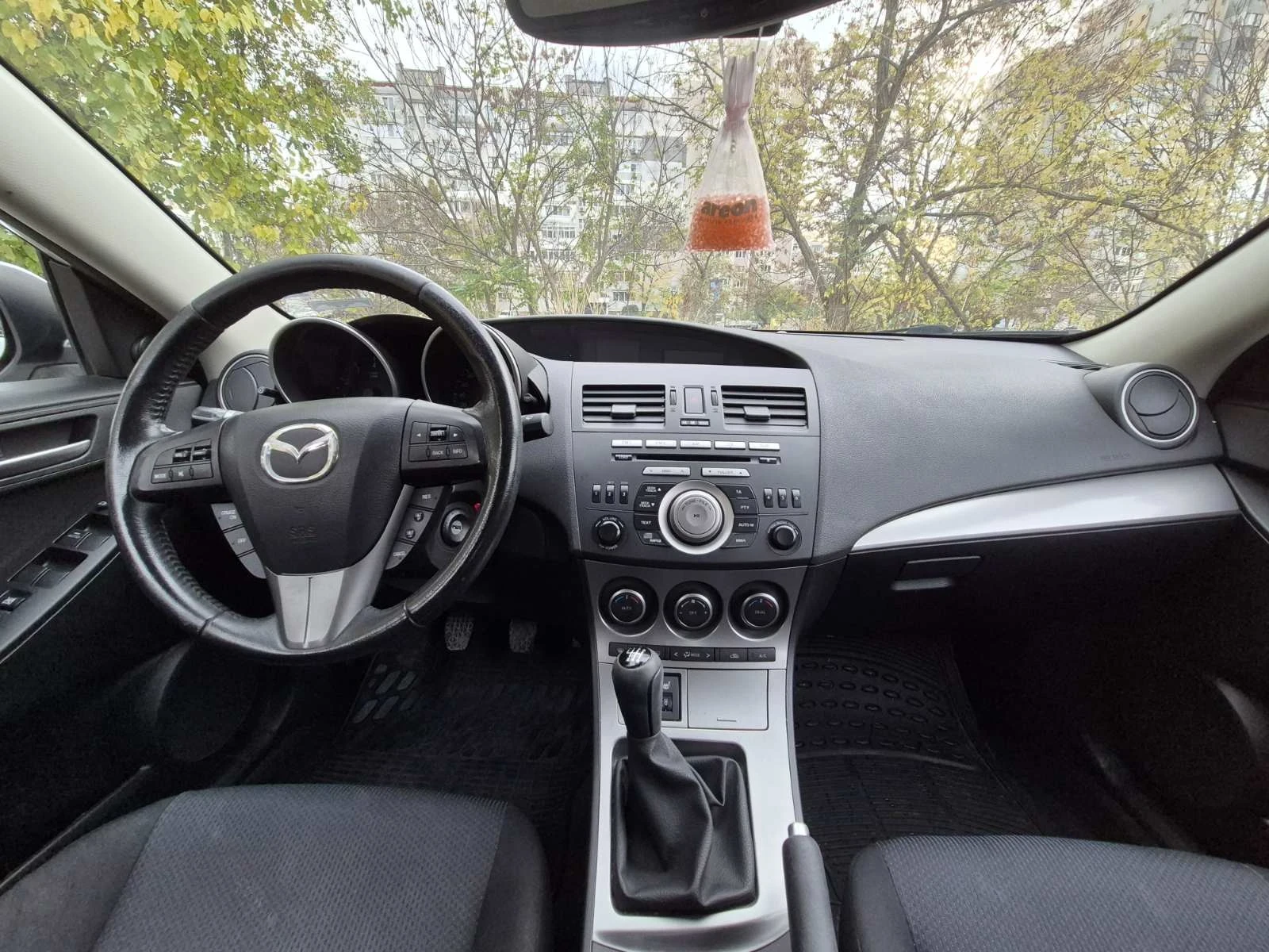 Mazda 3, снимка 11 - Автомобили и джипове - 55093077