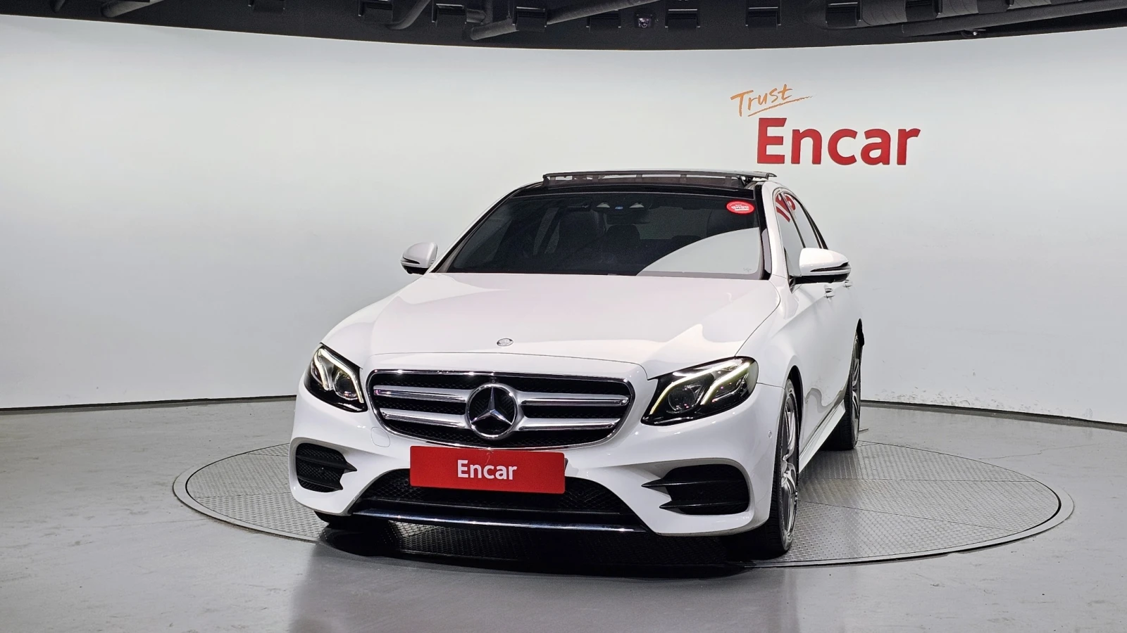 Mercedes-Benz E 350 AMG line/Head up/360 Cam/Подгрев/ПАМЕТ/ПАНОРАМА, снимка 3 - Автомобили и джипове - 55301450