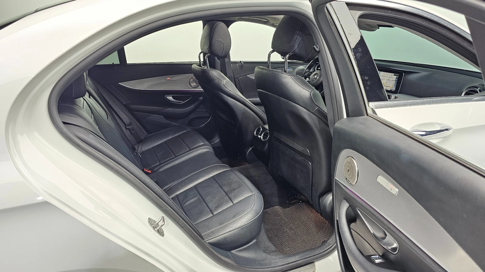 Mercedes-Benz E 350 AMG line/Head up/360 Cam/Подгрев/ПАМЕТ/ПАНОРАМА, снимка 10 - Автомобили и джипове - 55301450
