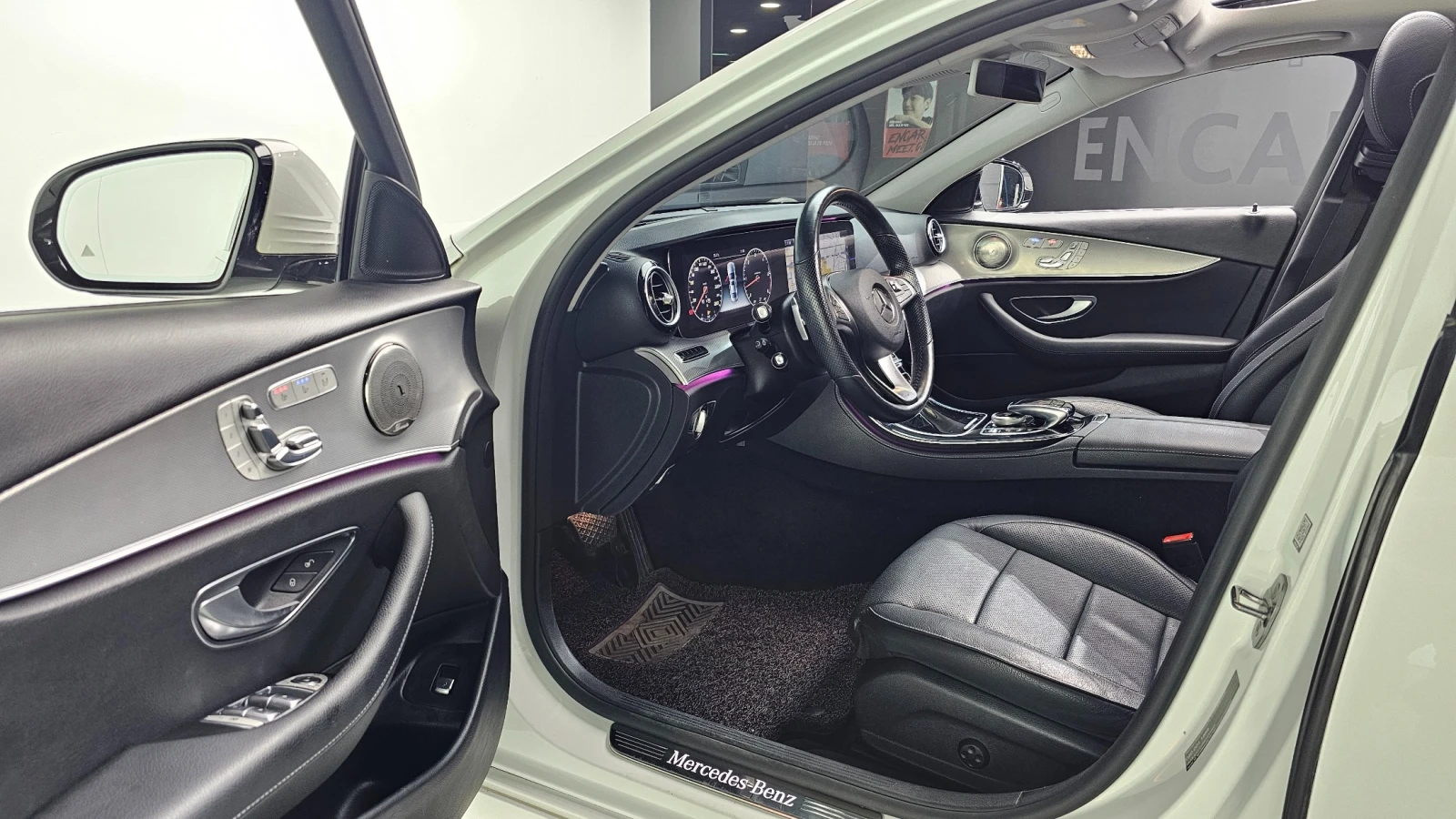 Mercedes-Benz E 350 AMG line/Head up/360 Cam/Подгрев/ПАМЕТ/ПАНОРАМА, снимка 8 - Автомобили и джипове - 55301450