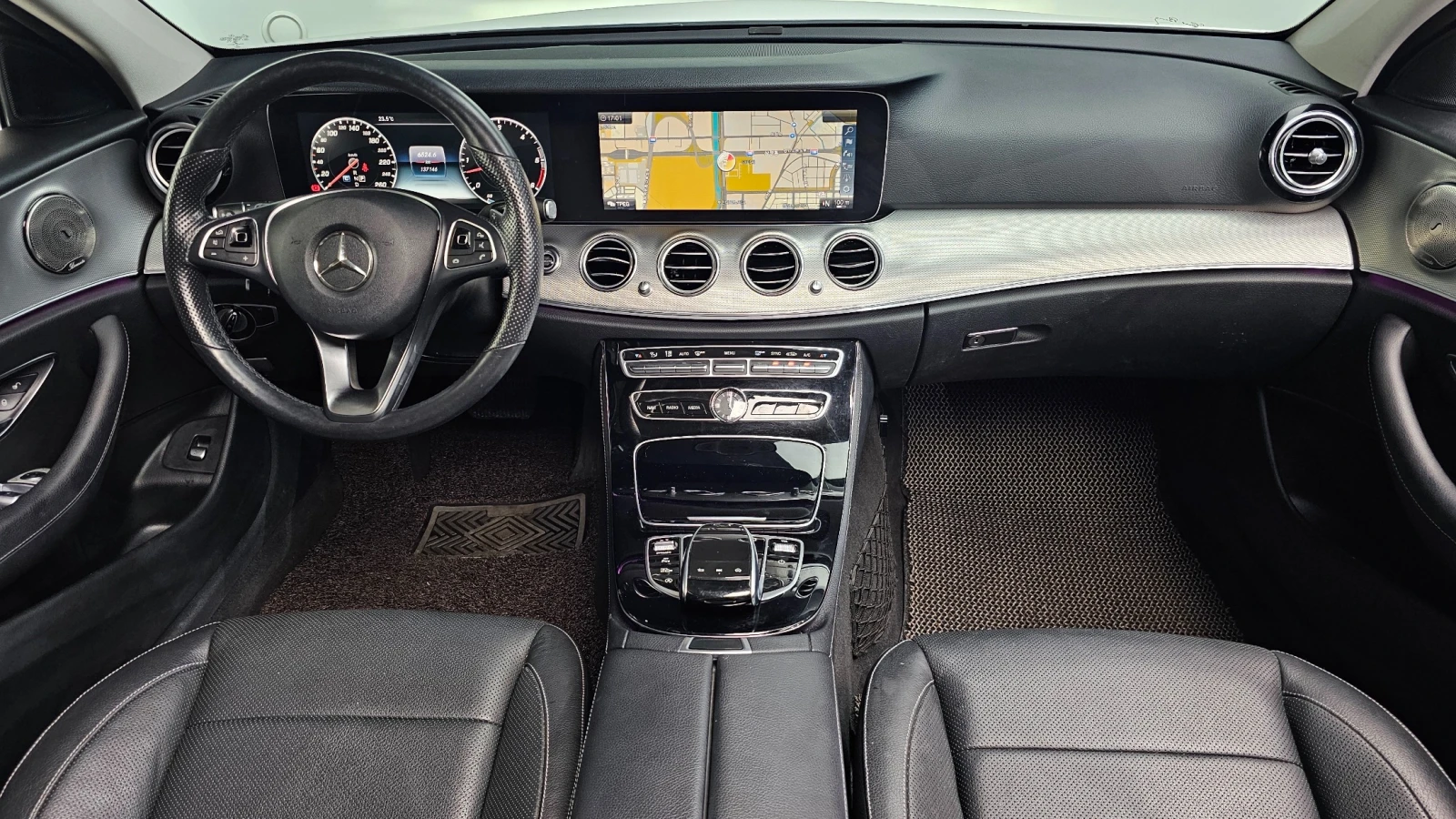 Mercedes-Benz E 350 AMG line/Head up/360 Cam/Подгрев/ПАМЕТ/ПАНОРАМА, снимка 6 - Автомобили и джипове - 55301450