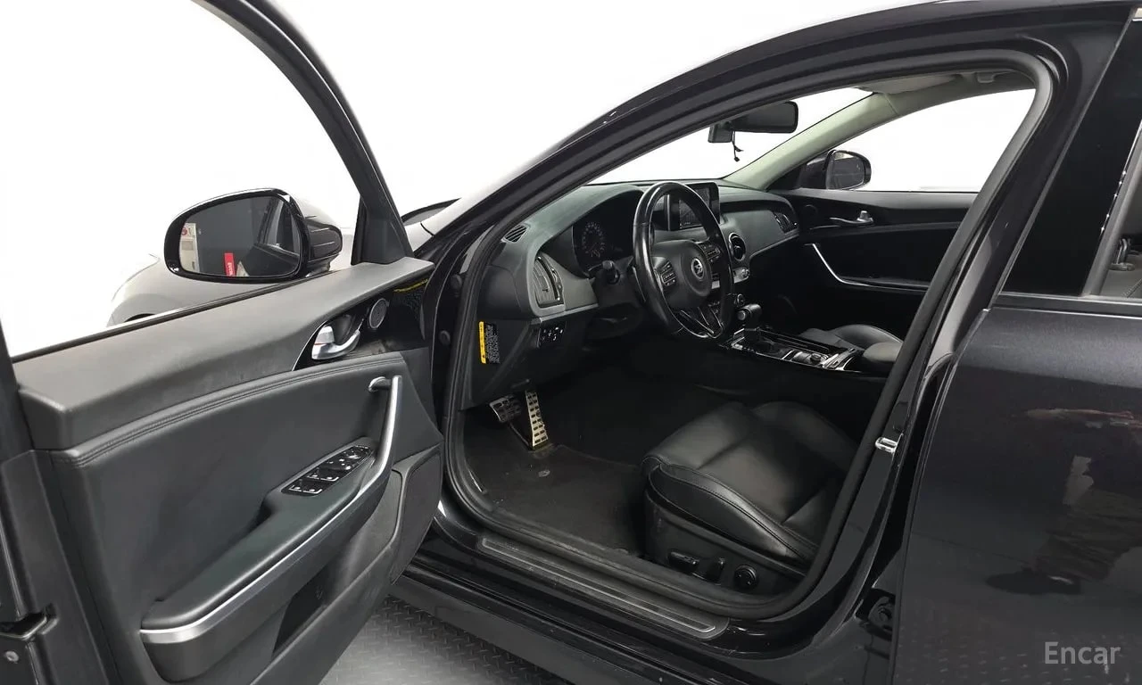 Kia Stinger * 2.0 Turbo AWD * ОБДУХВАНЕ * ПОДГРЕВ * , снимка 10 - Автомобили и джипове - 55924979