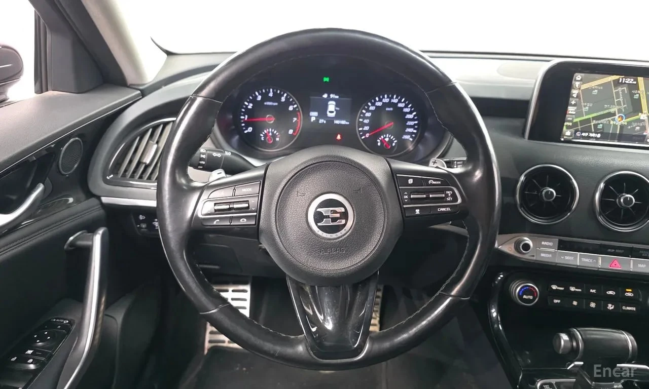 Kia Stinger * 2.0 Turbo AWD * ОБДУХВАНЕ * ПОДГРЕВ * , снимка 13 - Автомобили и джипове - 55924979