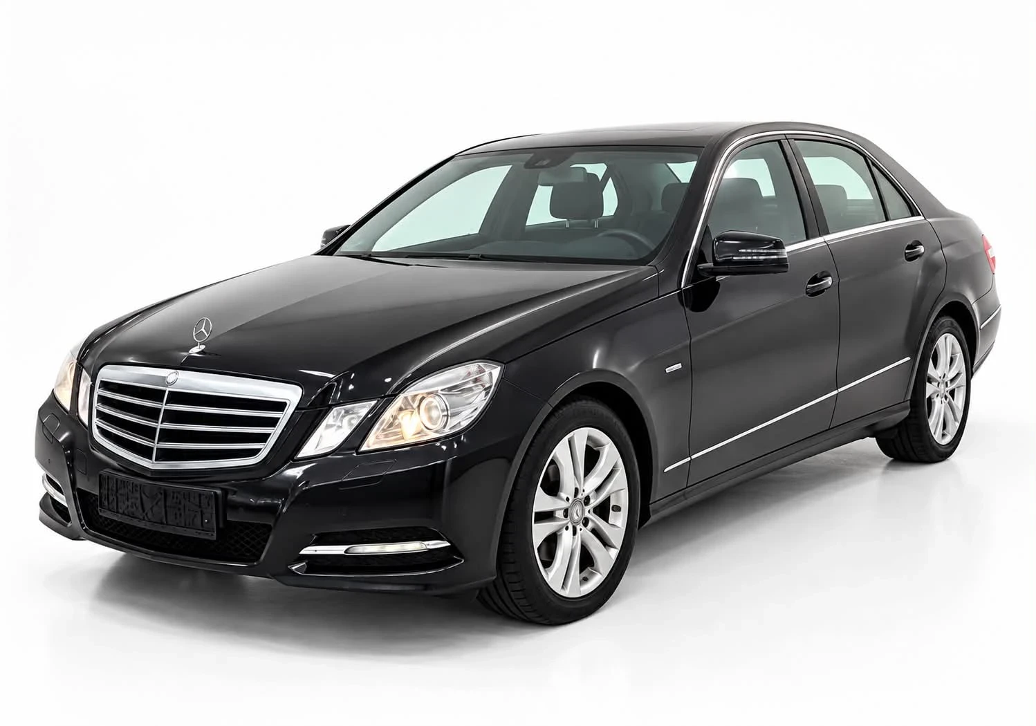 Mercedes-Benz E 220 ОЧАКВАН ВНОС