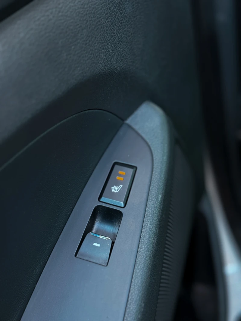 Hyundai Tucson 2.0 CRD 4WD / Premium / Full ///, снимка 10 - Автомобили и джипове - 51449255