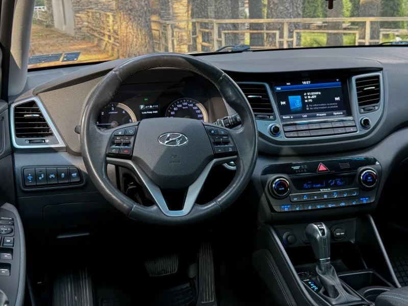 Hyundai Tucson 2.0 CRD 4WD / Premium / Full ///, снимка 11 - Автомобили и джипове - 51449255